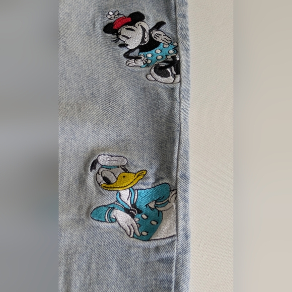 Disney Mickey Mouse & Friends HR Mom Jeans Blue Embroidered Sz Junior 9 W 8 - Picture 10 of 16